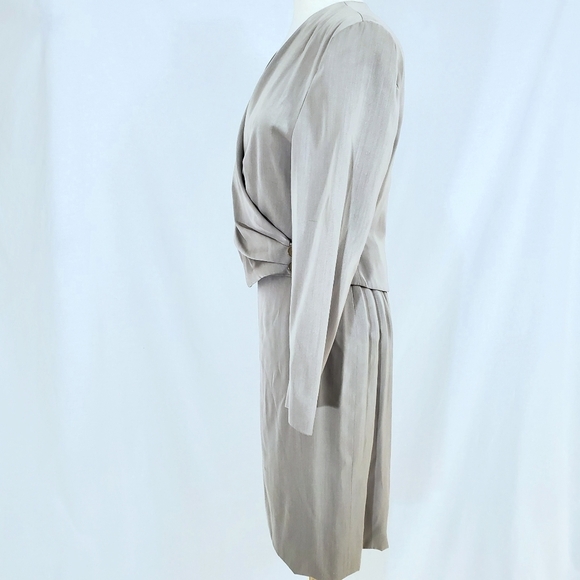 Giorgio Armani Career Grey Wrap Wool Skirt Suit - Picture 4 of 14